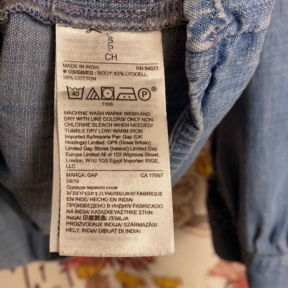 Gap Women's Chambray Denim Shirt with Peplum Bottom Small - Picture 4 of 5